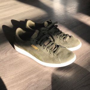 Puma Sneakers